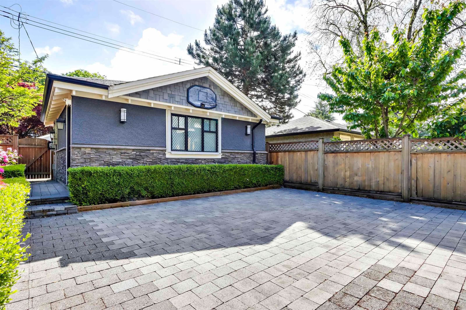 Listing Image 9