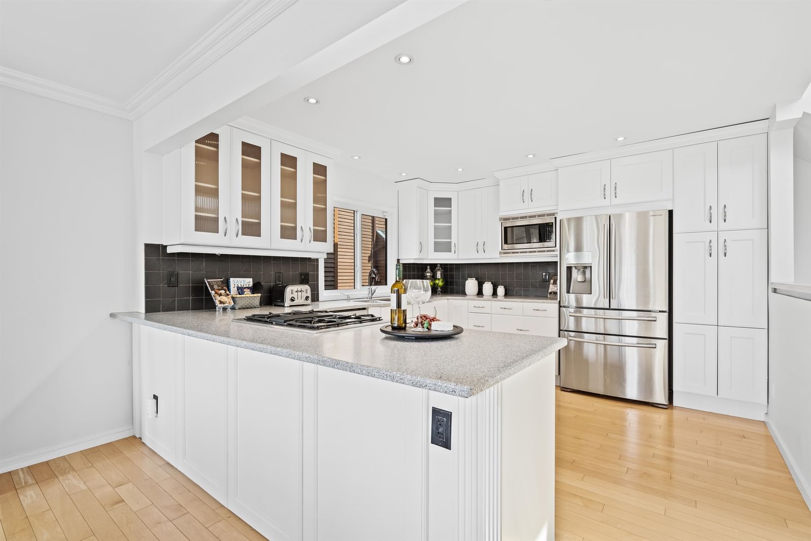 Listing Image 10