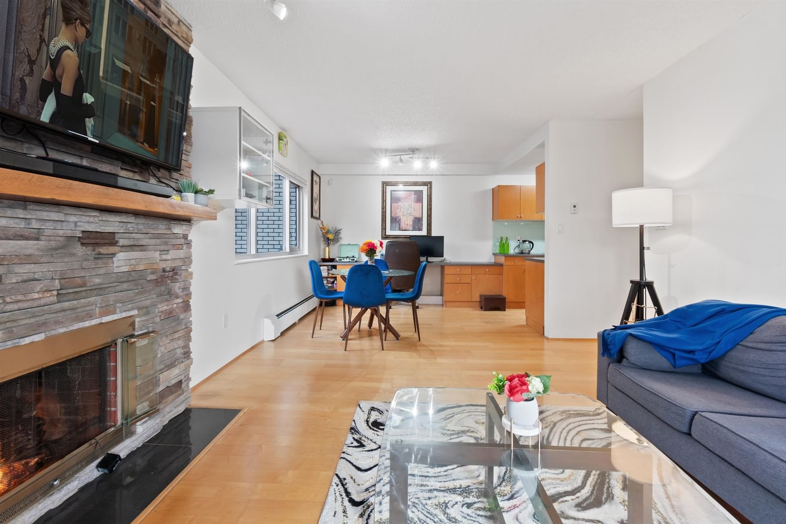 Listing Image 15