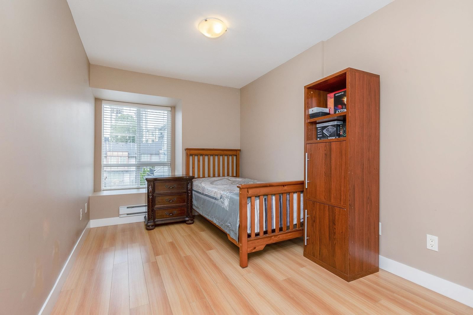 Listing Image 20