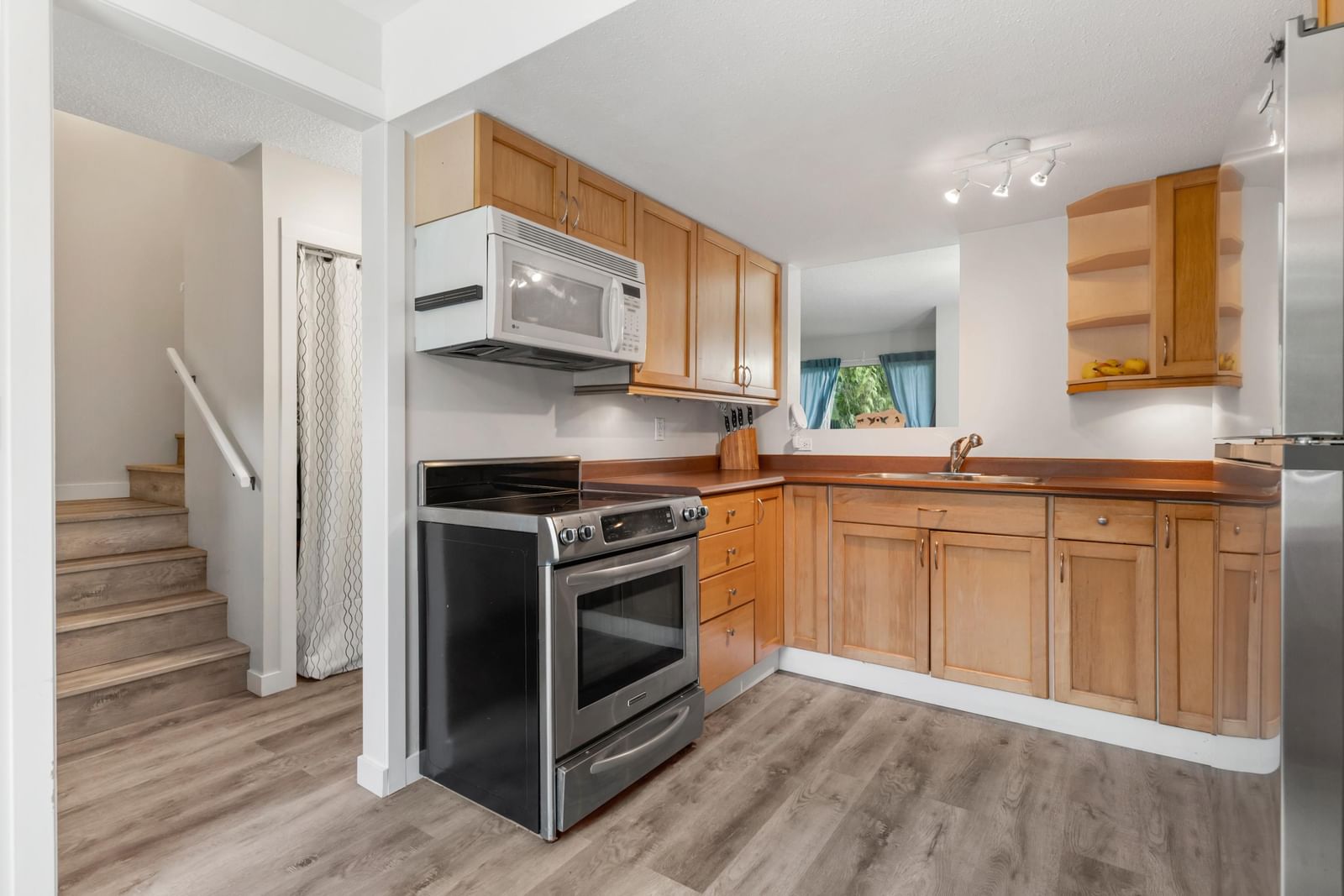 Listing Image 14
