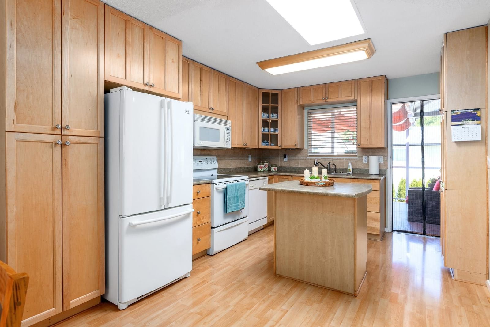 Listing Image 11