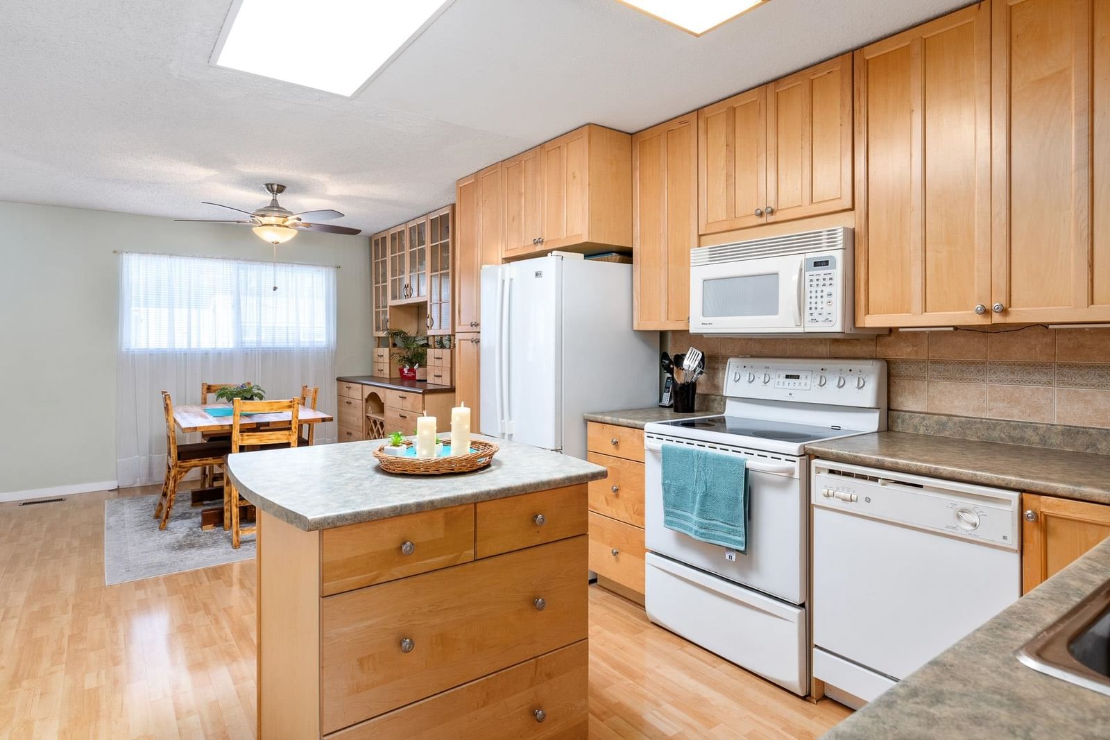 Listing Image 13