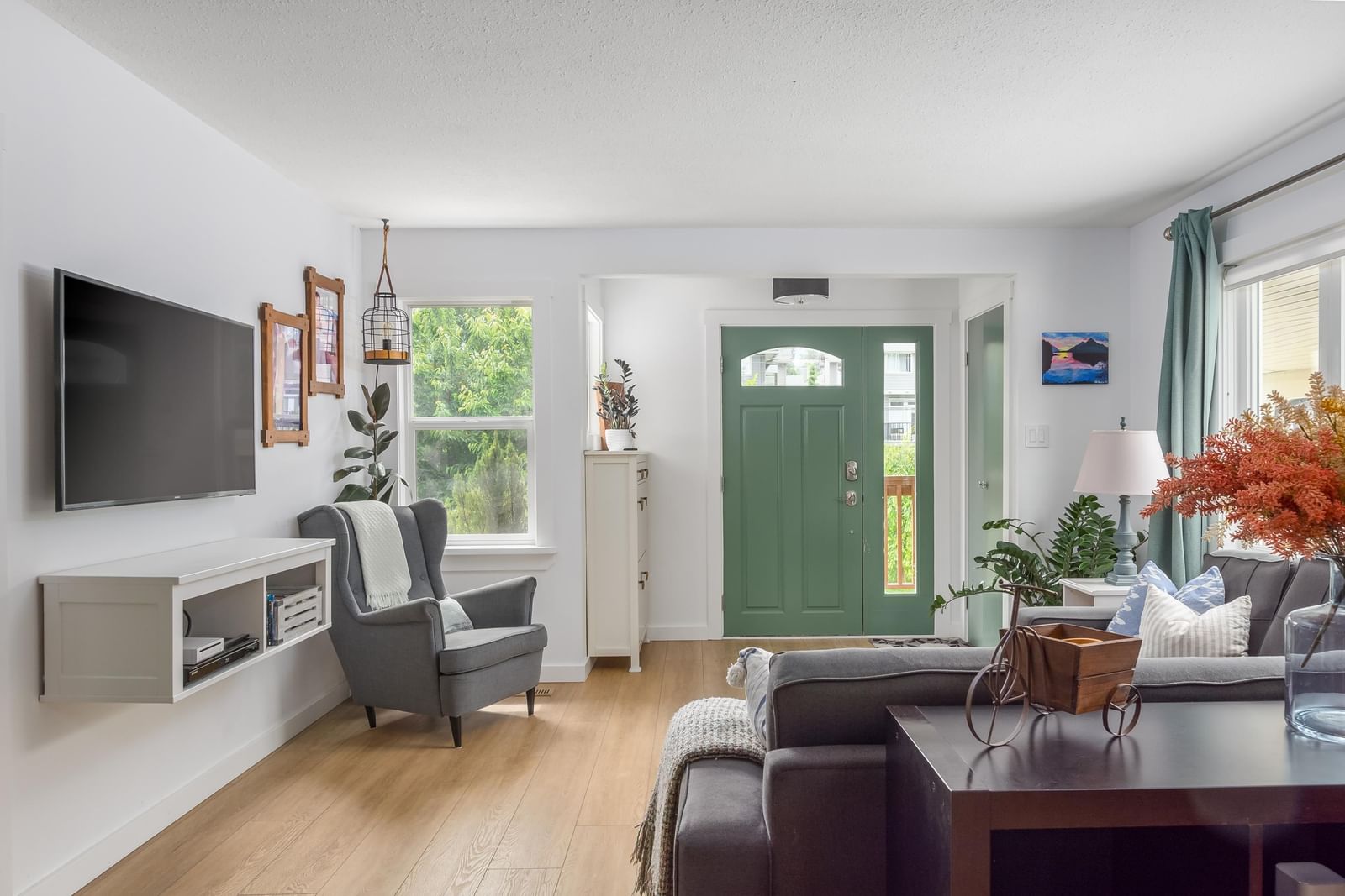 Listing Image 11