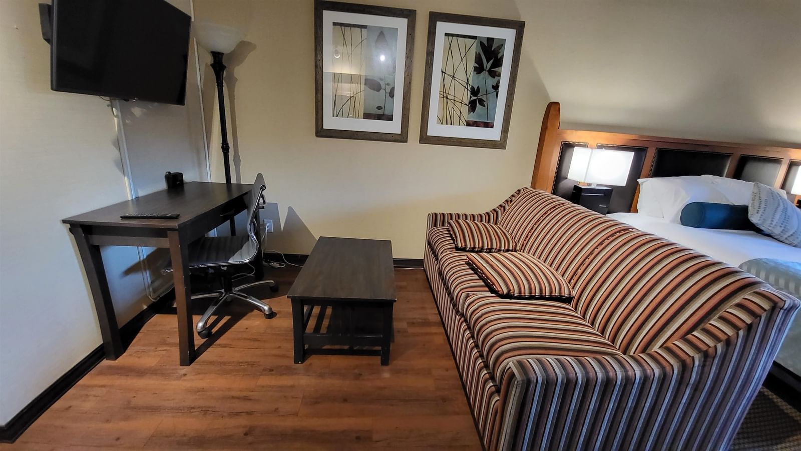 Listing Image 10