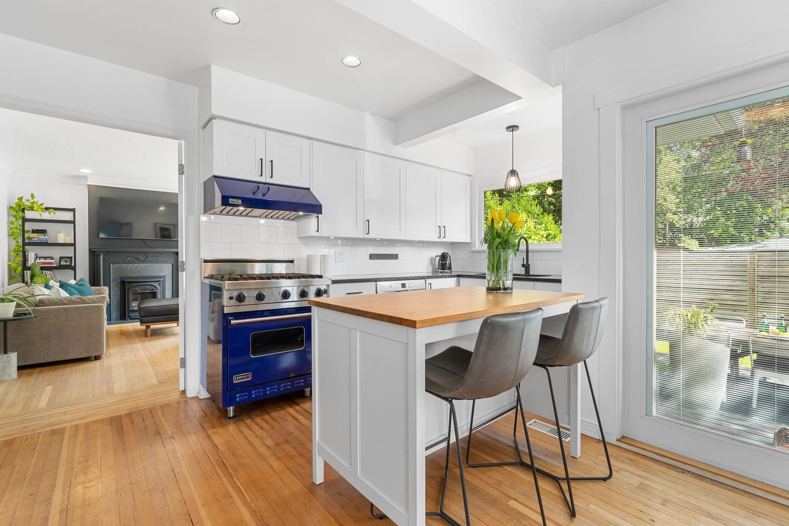 Listing Image 10