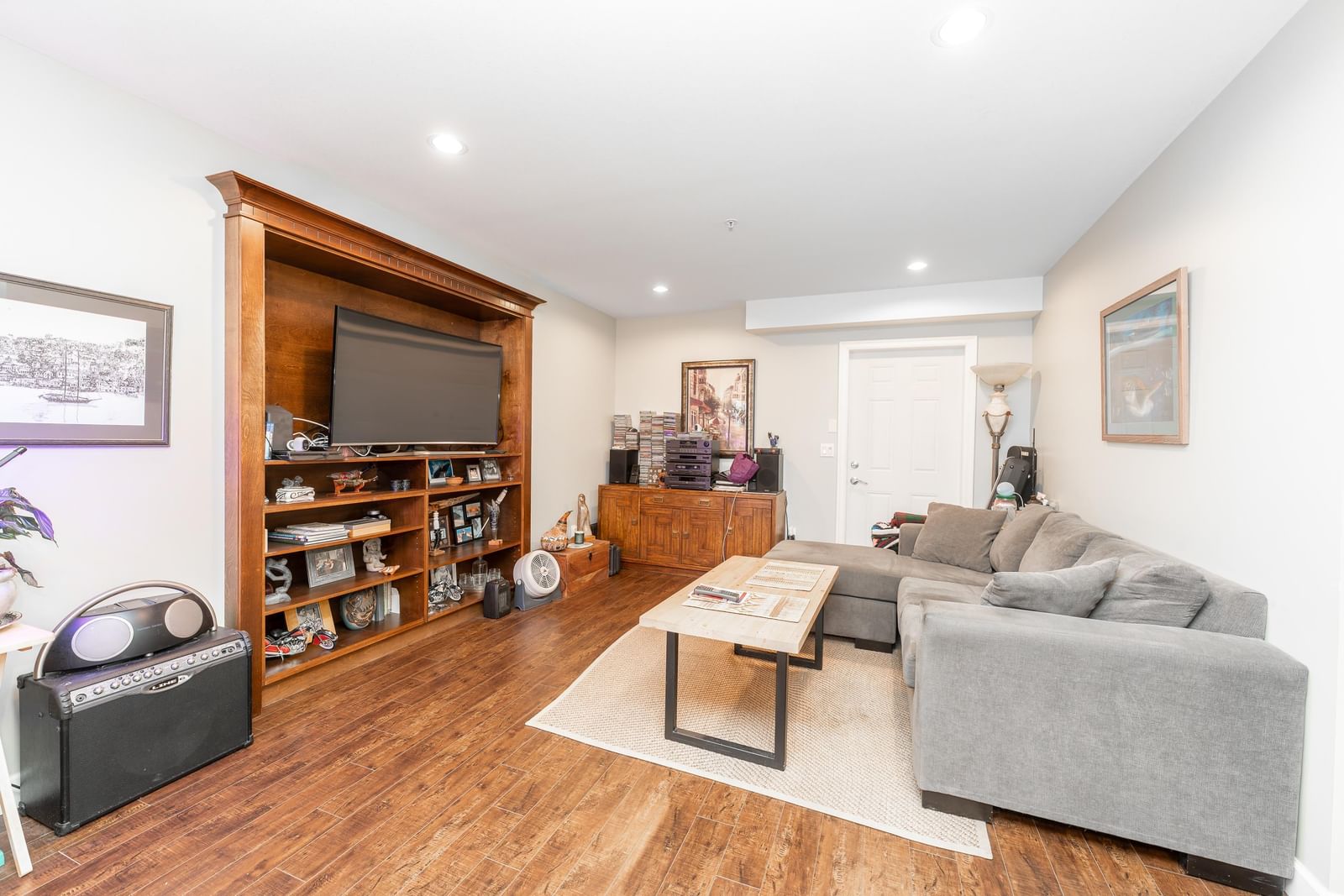 Listing Image 23