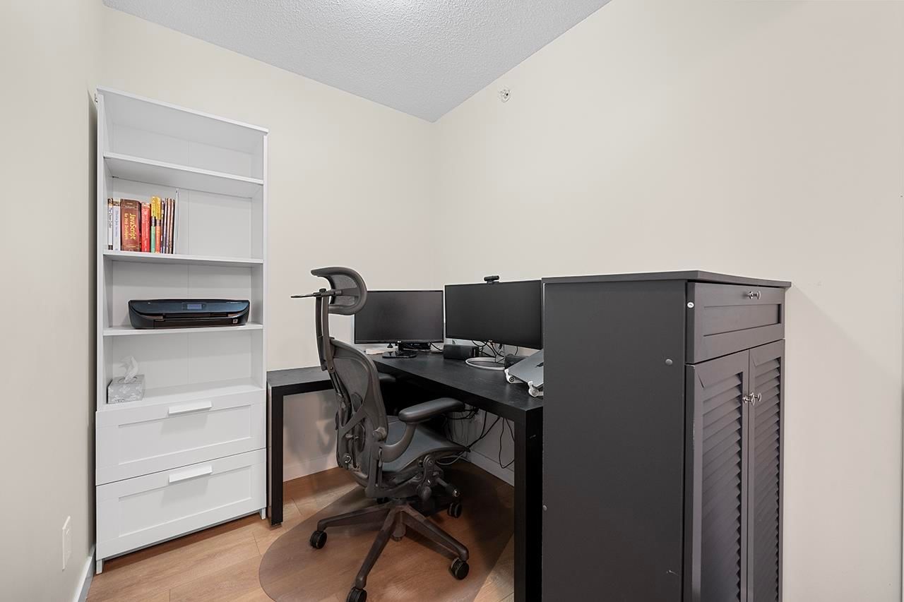 Listing Image 9