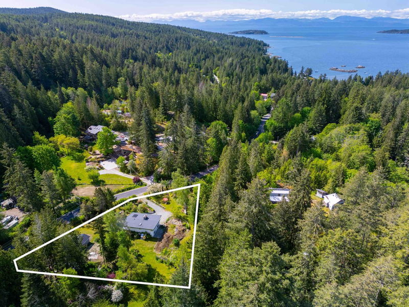 5819 Trout Lake Road, Halfmoon Bay, British Columbia (MLS R2885224)