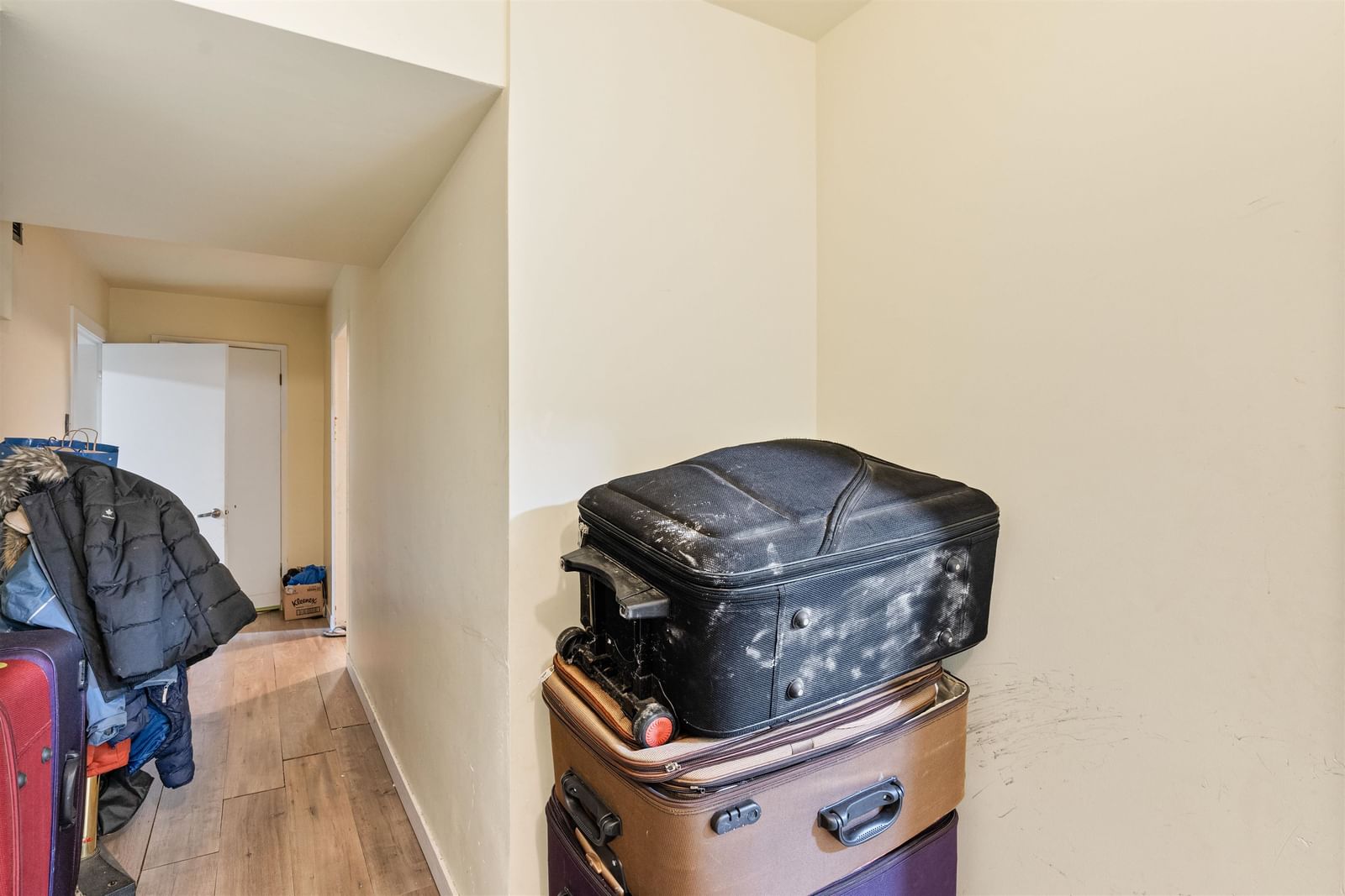 Listing Image 17