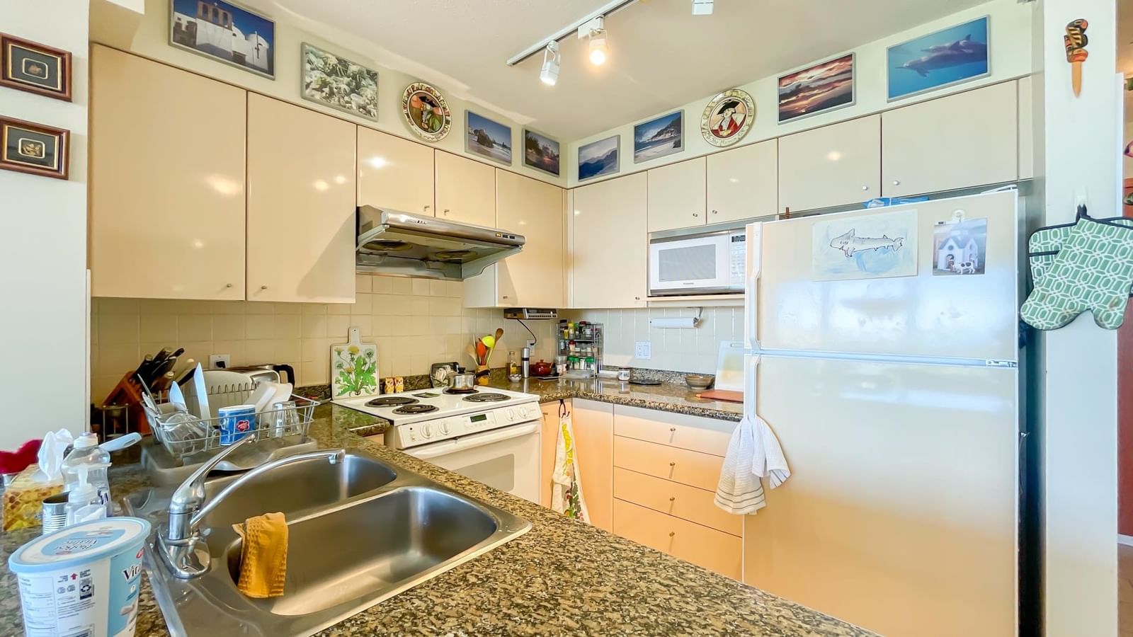Listing Image 8