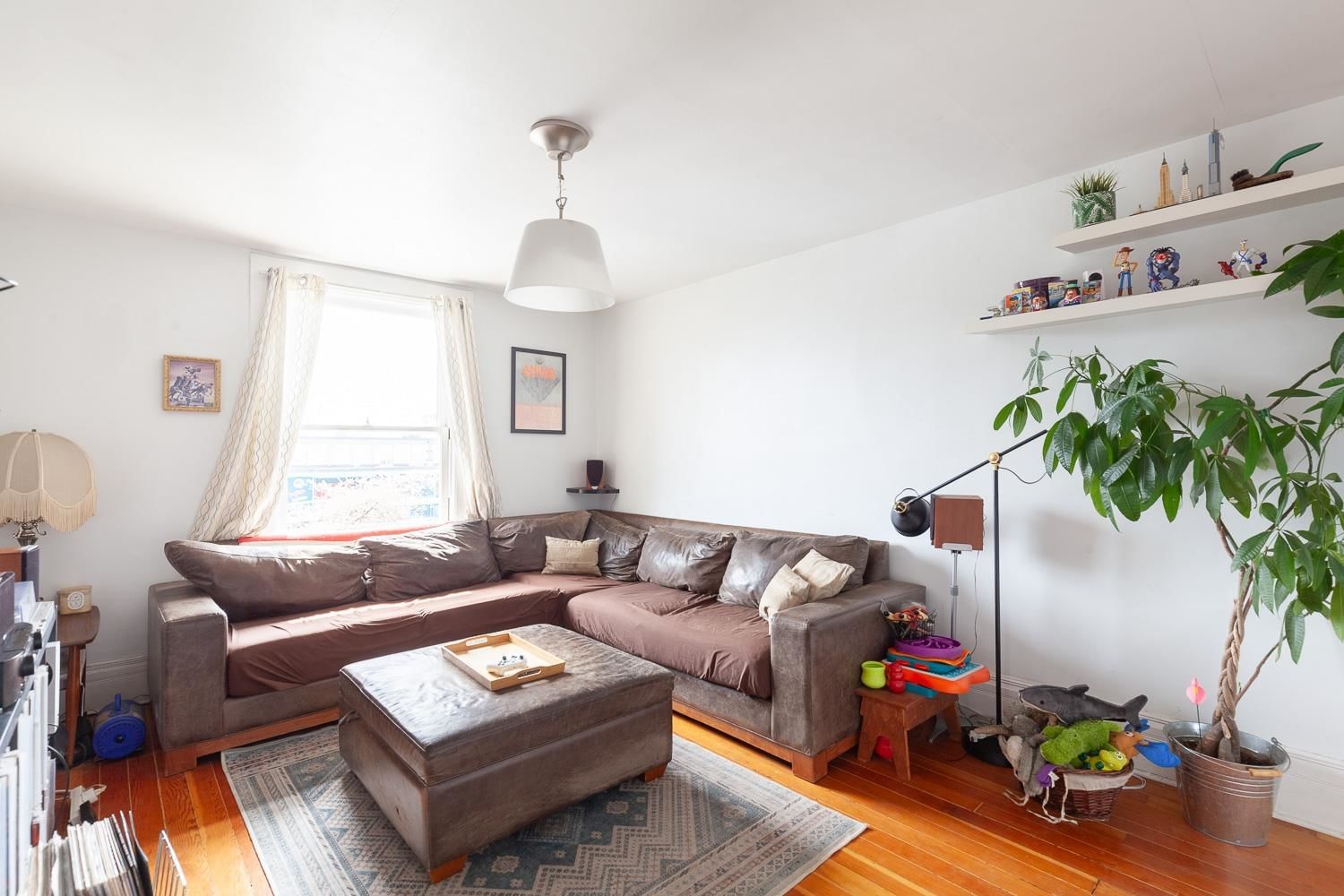Listing Image 20