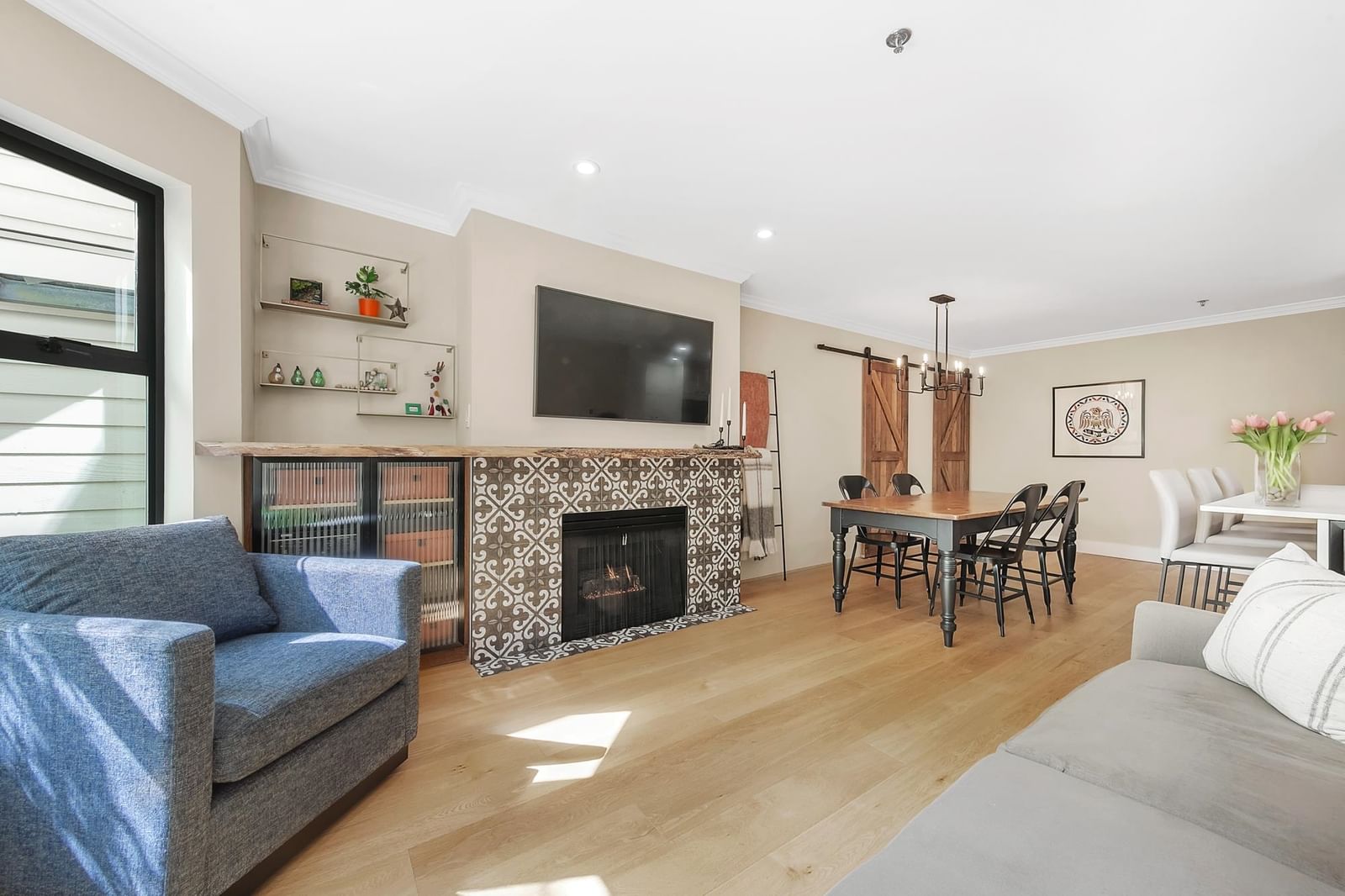 Listing Image 8