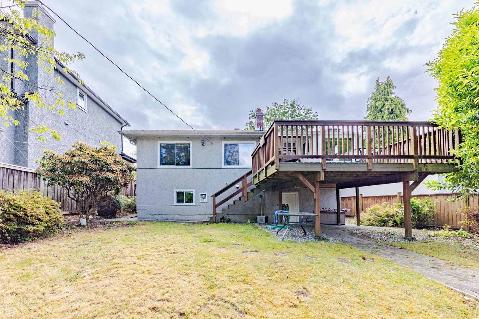 Listing Image 6