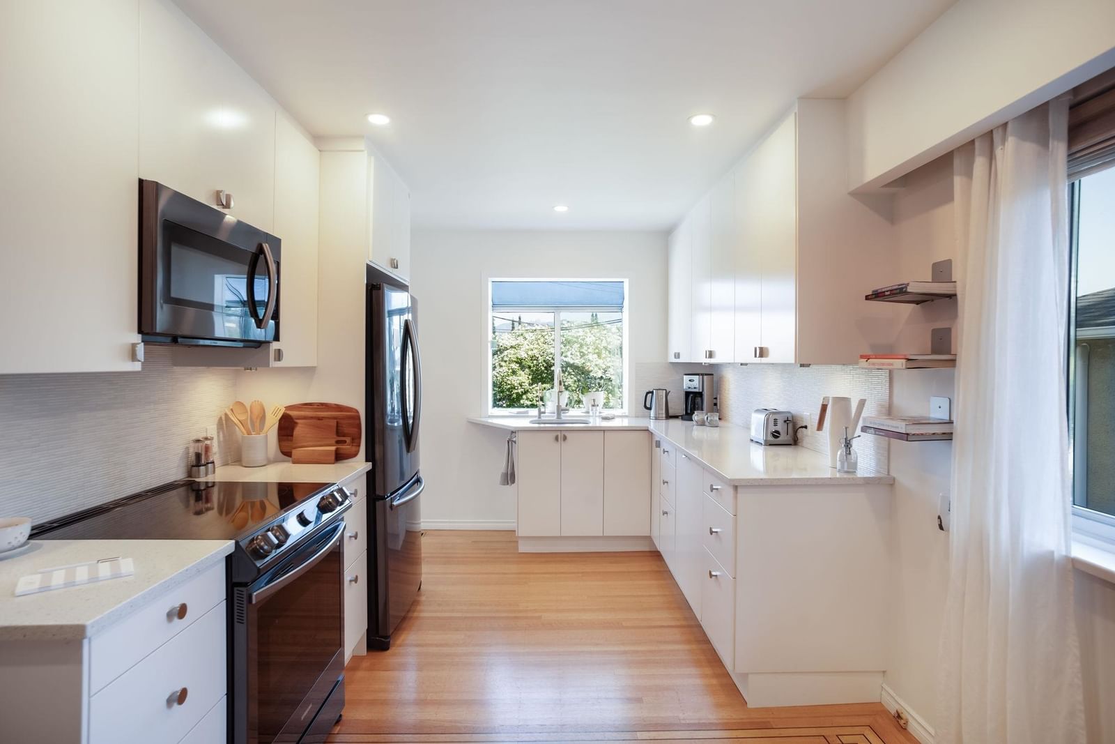 Listing Image 10