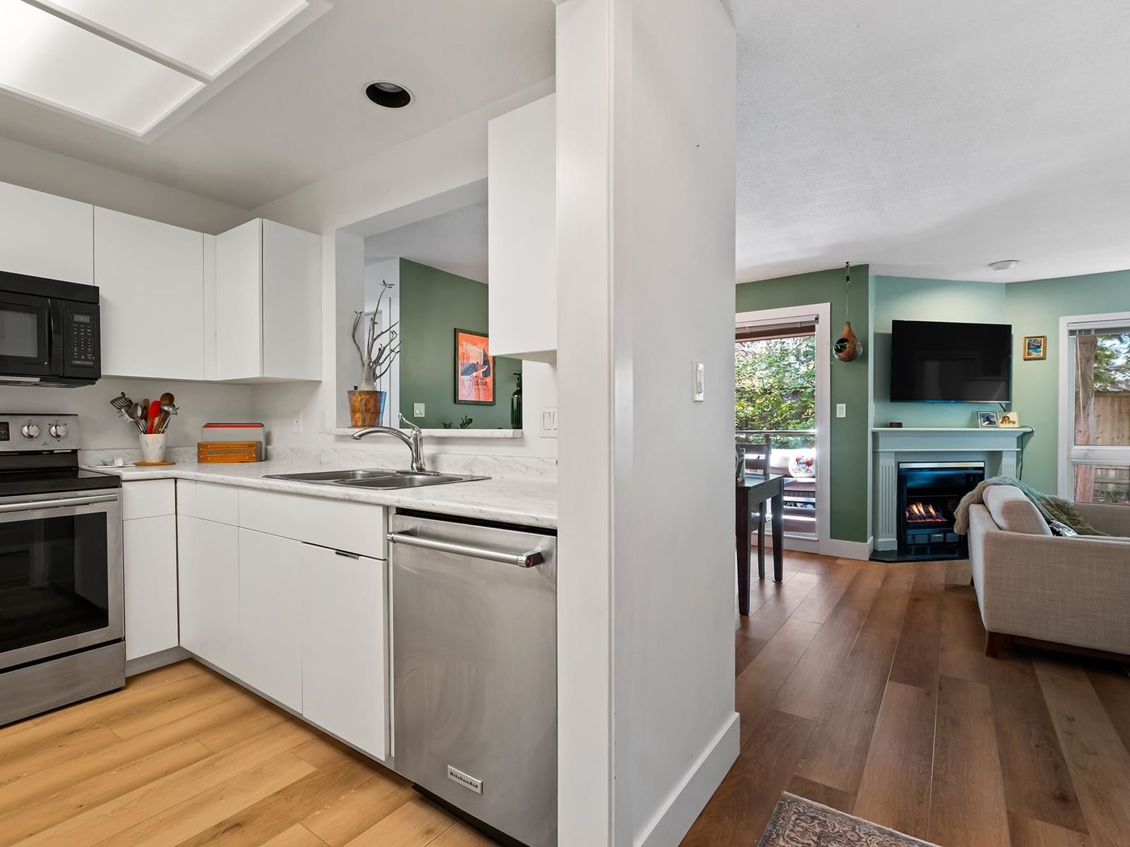 Listing Image 15