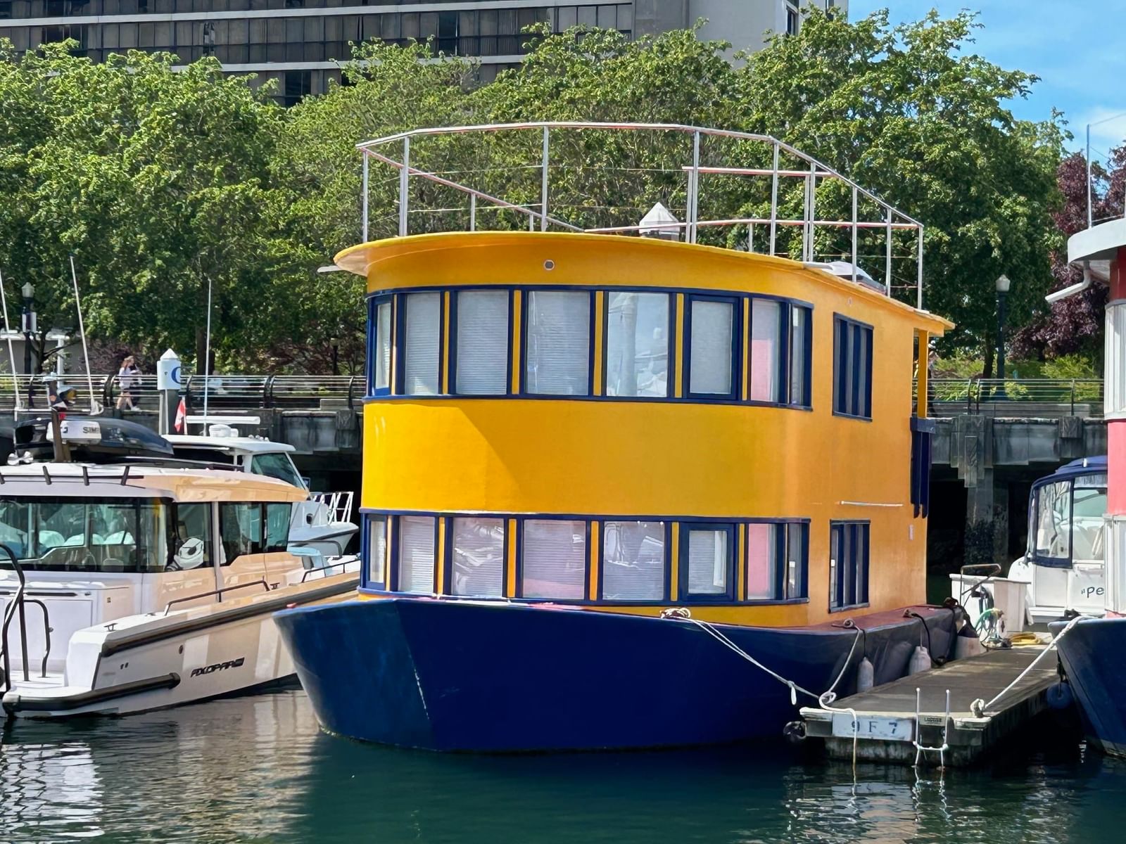 Listing Image 10