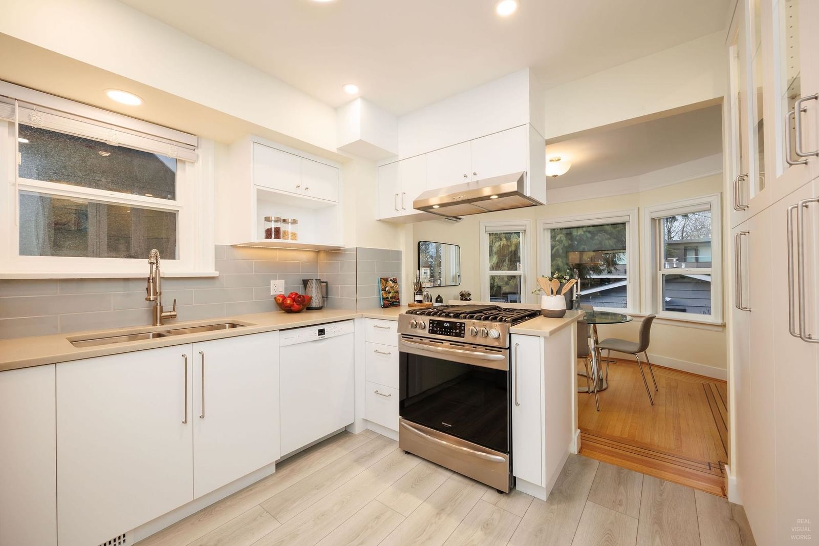 Listing Image 10