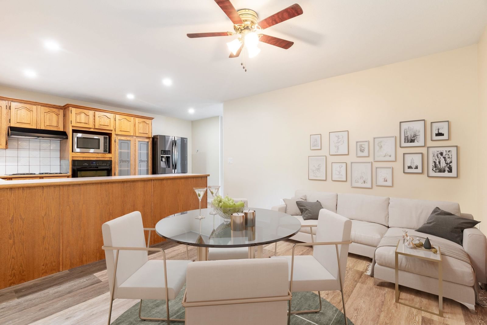 Listing Image 10