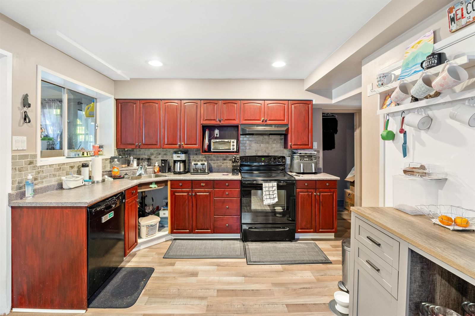 Listing Image 13