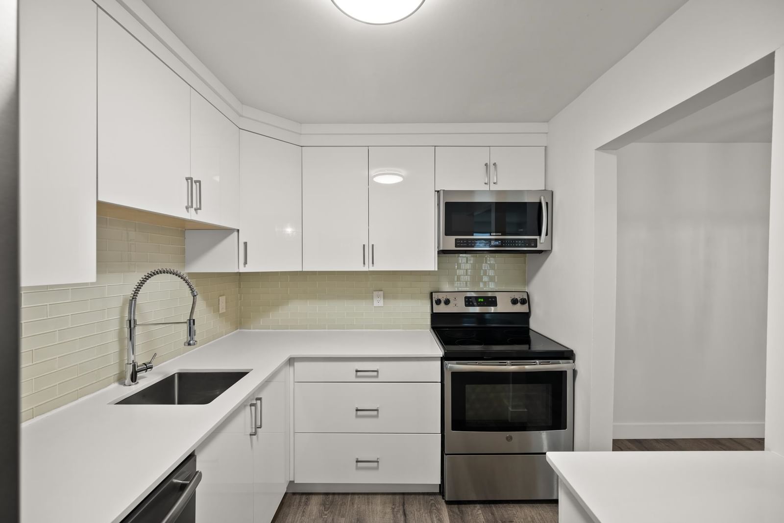Listing Image 14