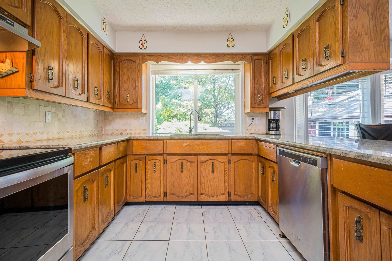 Listing Image 16