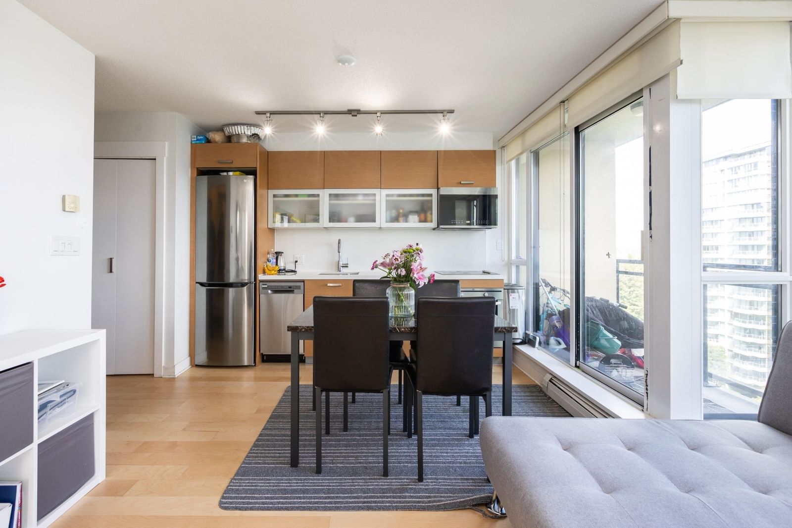 Listing Image 10