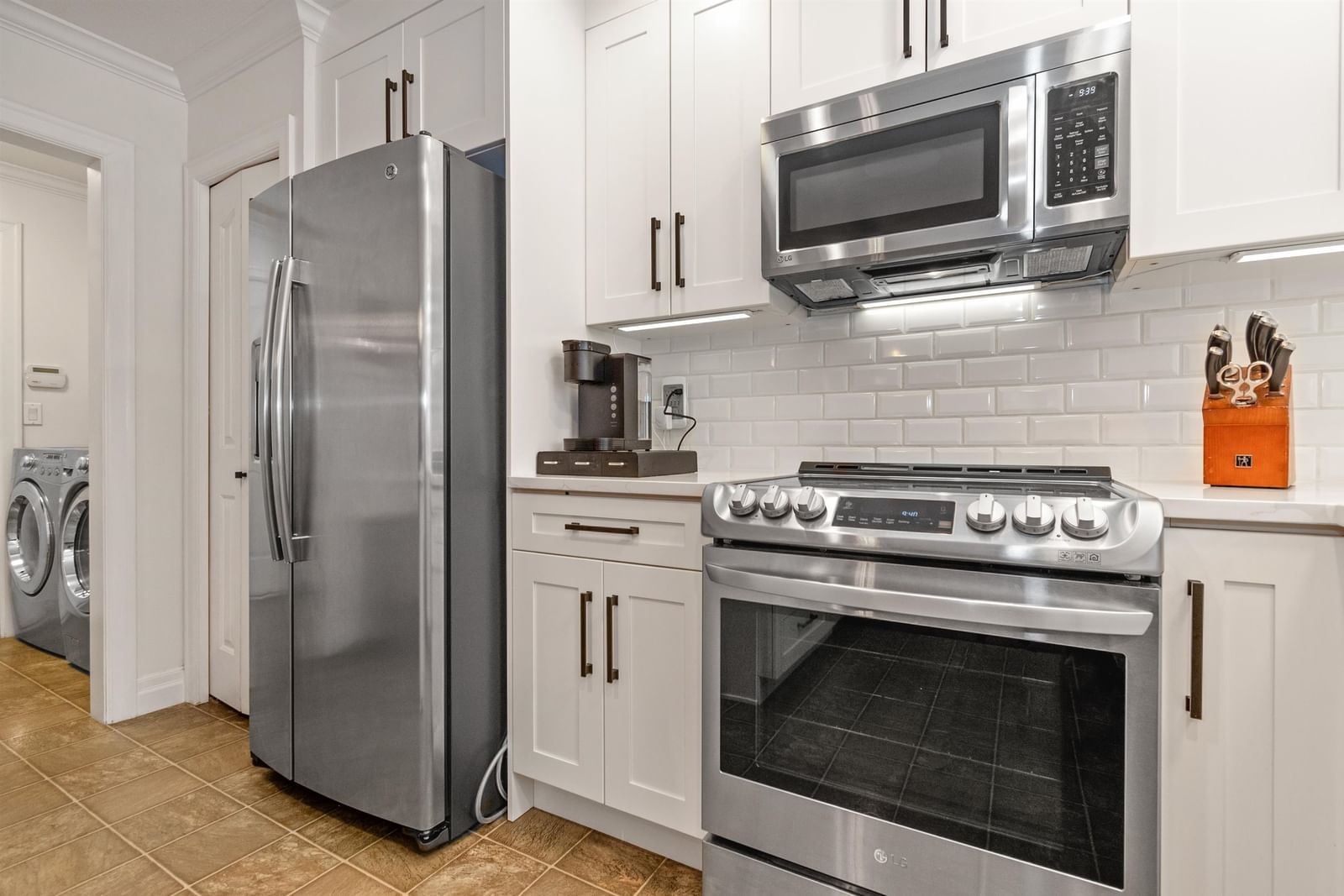 Listing Image 12