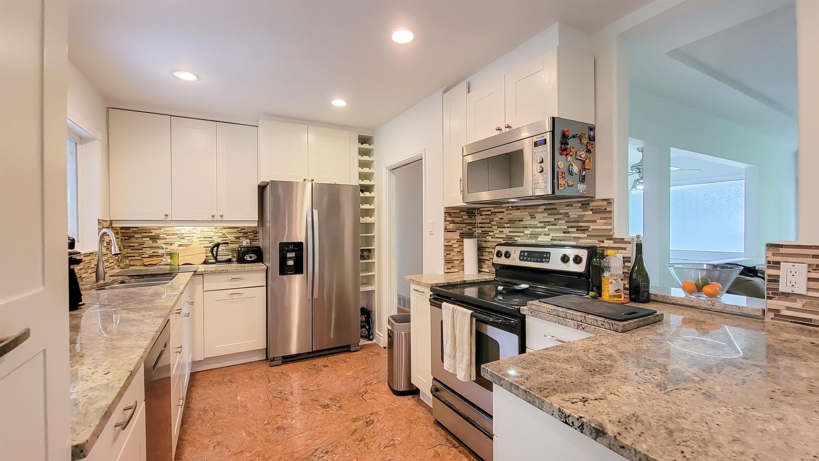 Listing Image 10