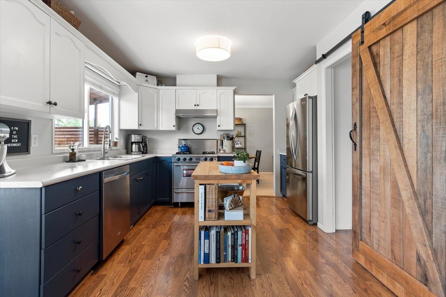 Listing Image 12