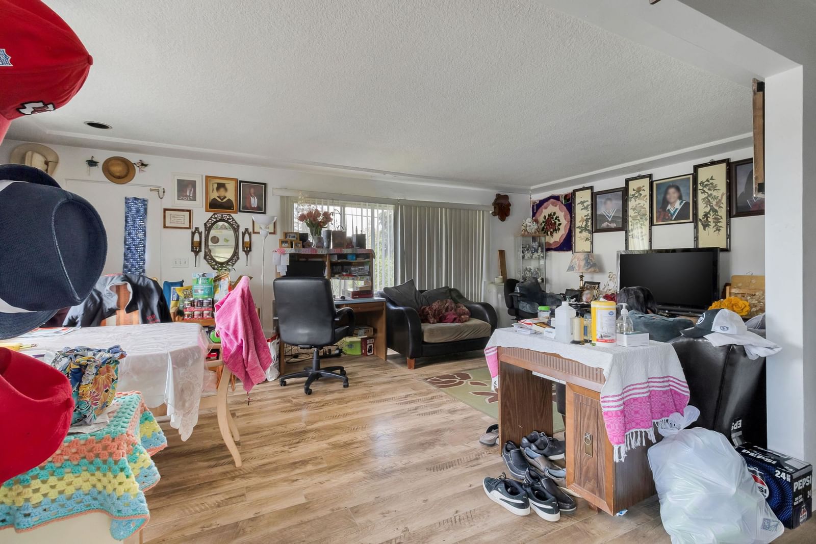 Listing Image 19
