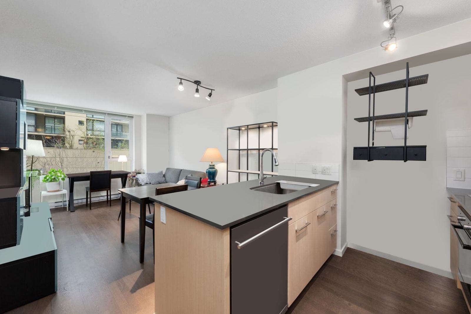 Listing Image 1