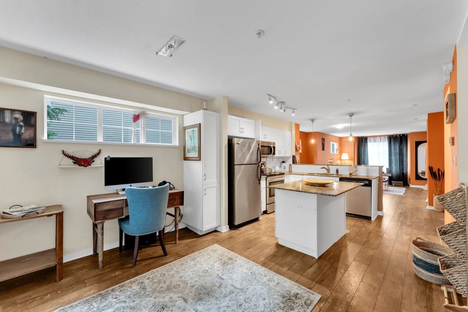 Listing Image 12