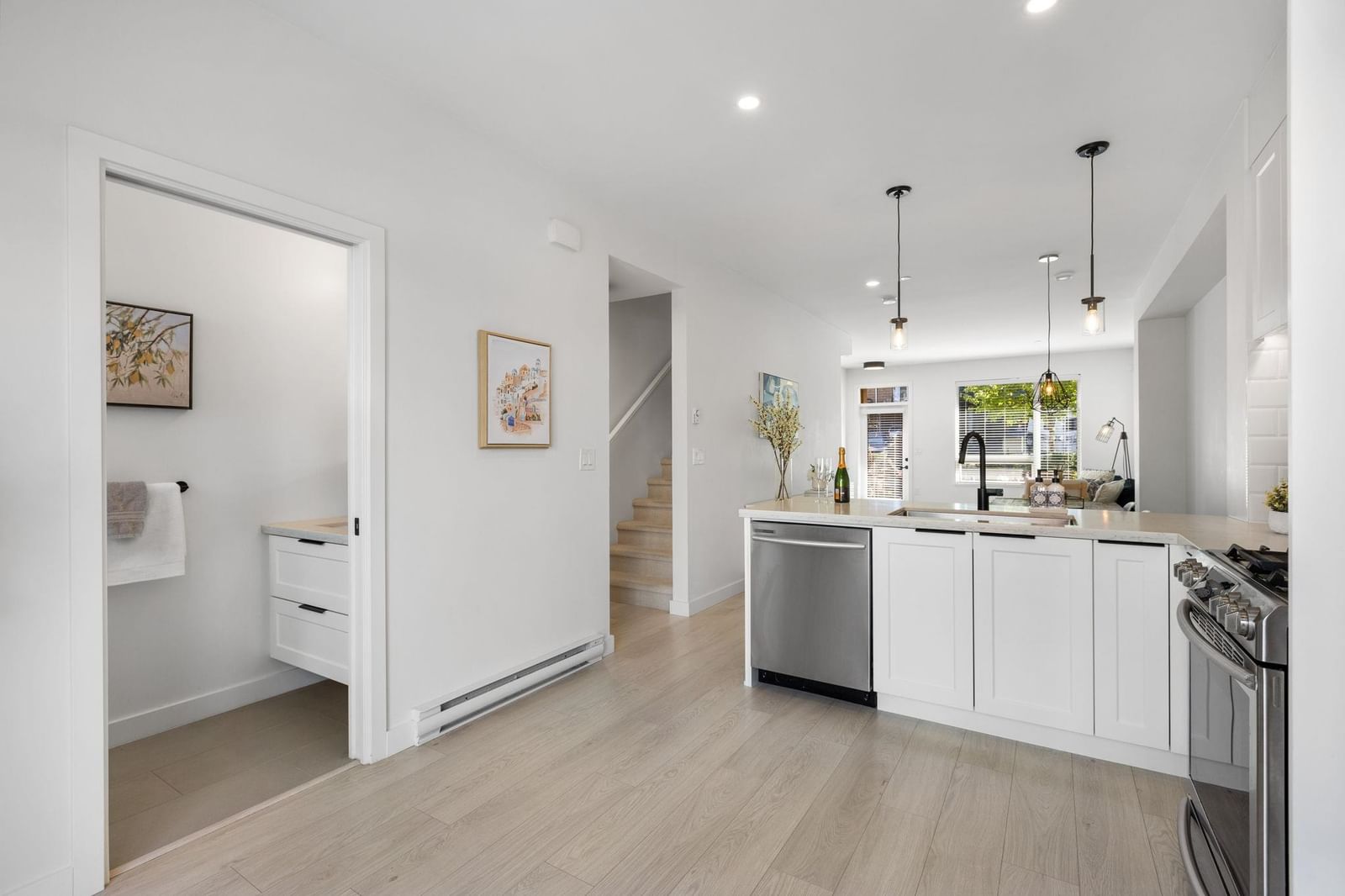 Listing Image 10