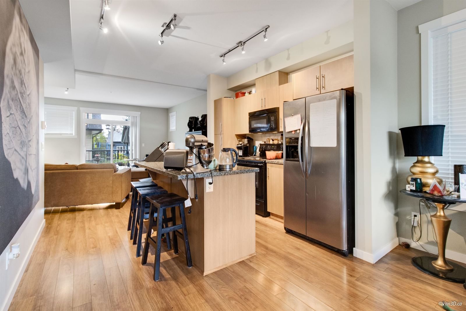 Listing Image 11