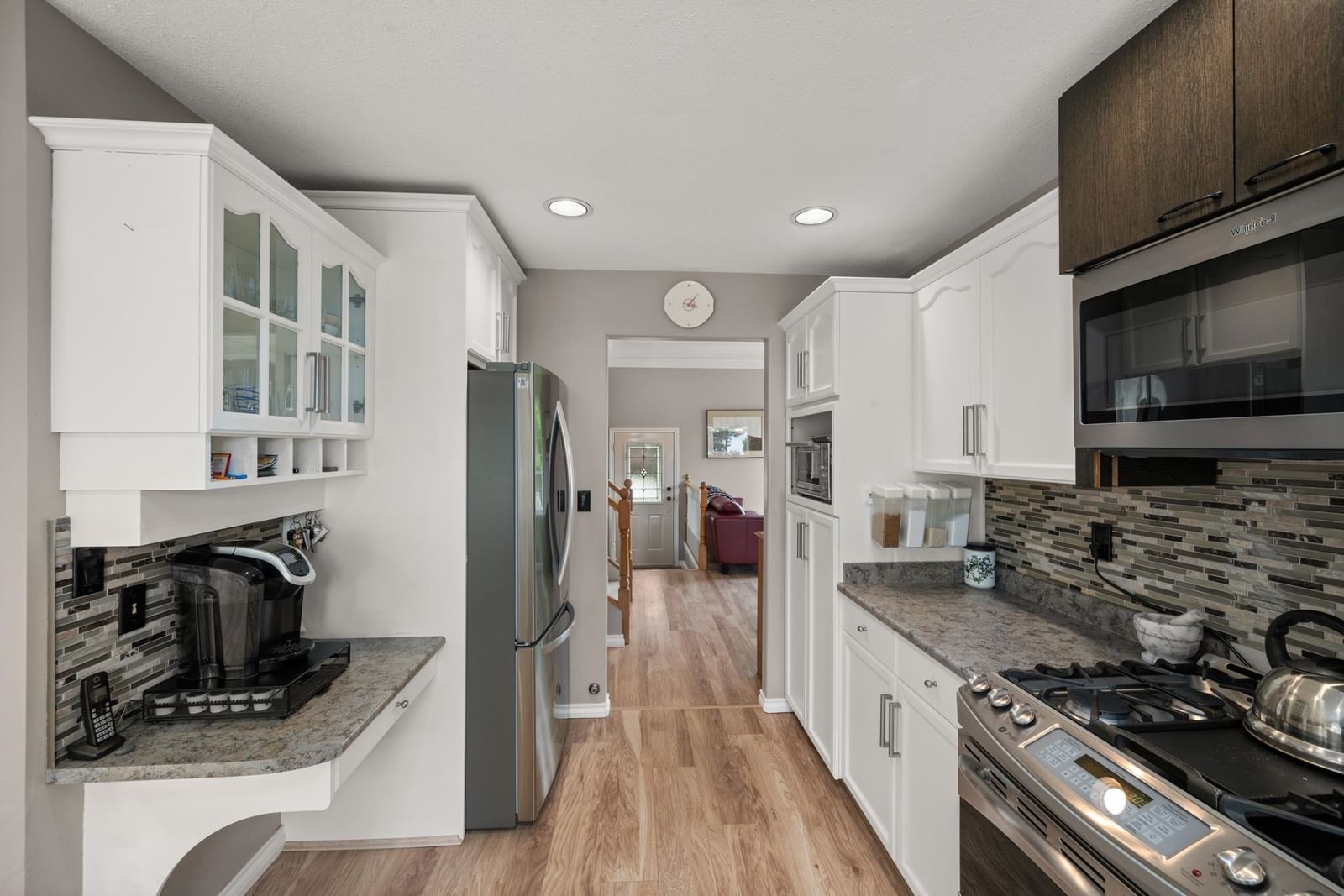 Listing Image 11