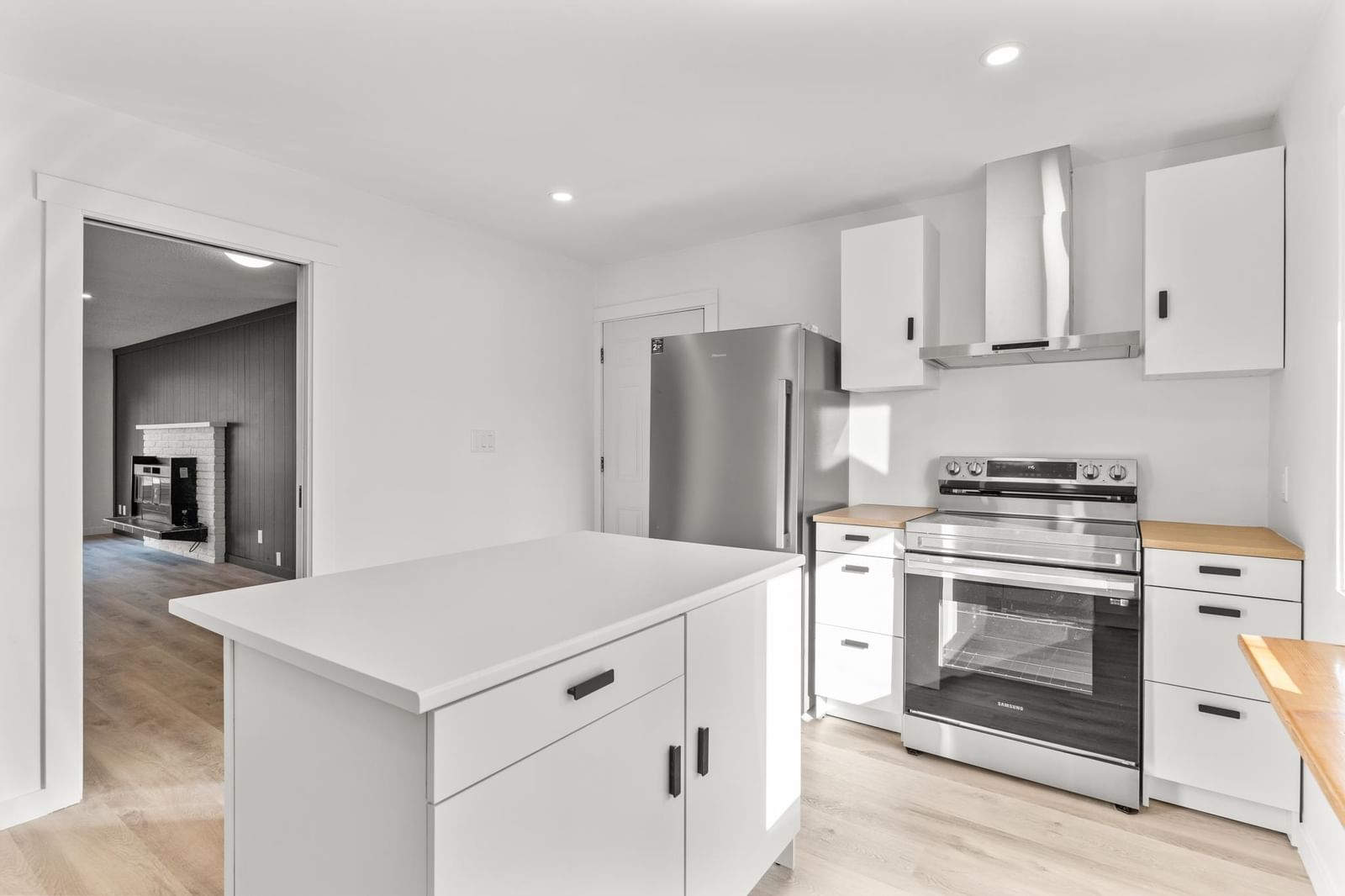 Listing Image 15