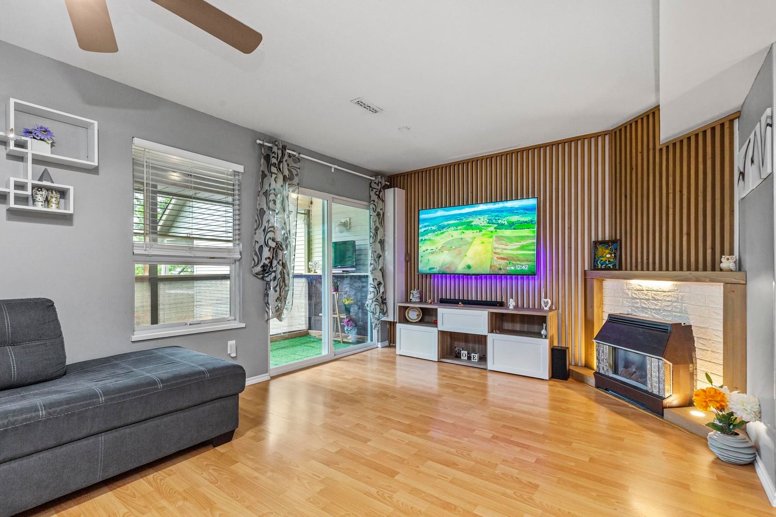 Listing Image 19