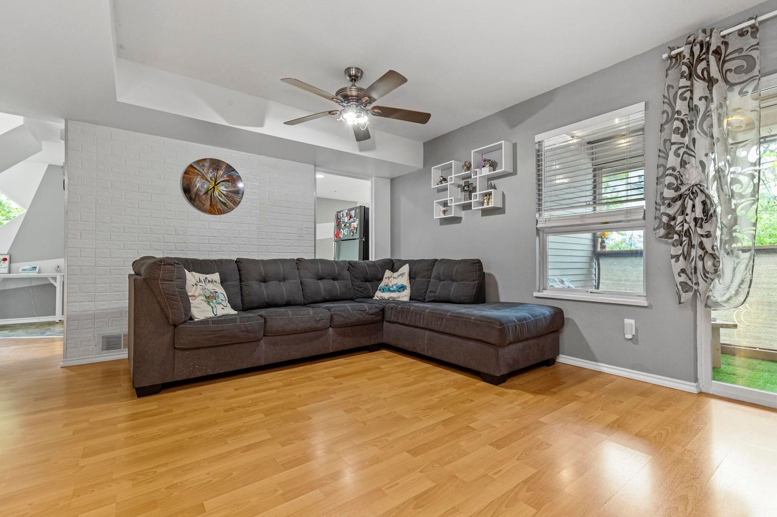 Listing Image 22