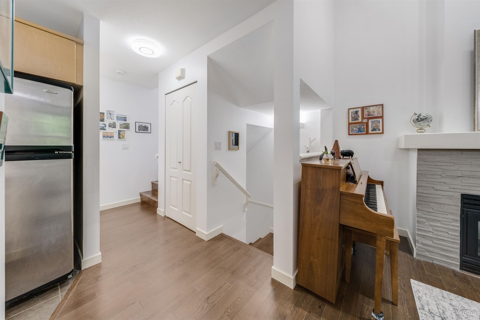 Listing Image 14