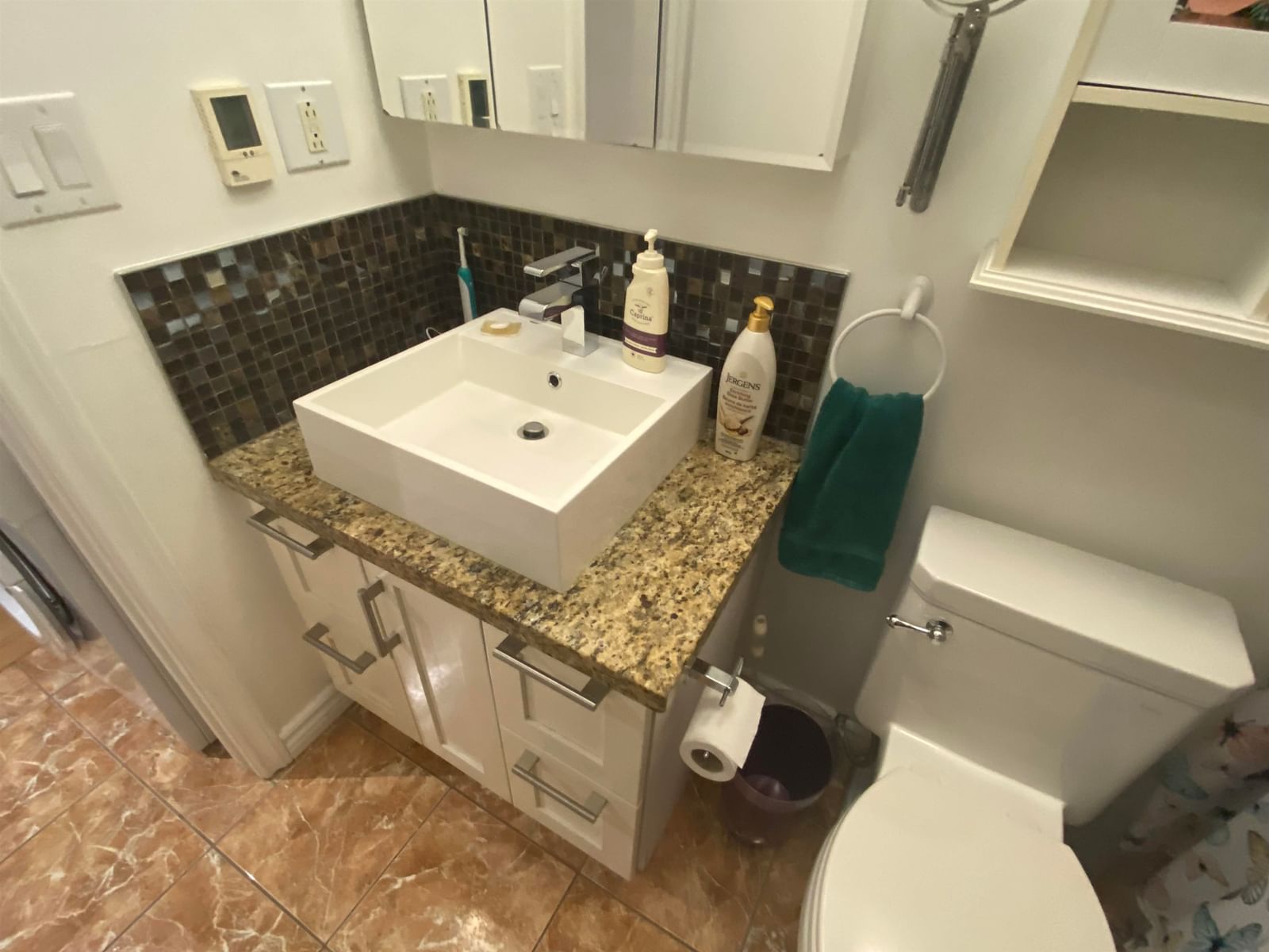 Listing Image 15