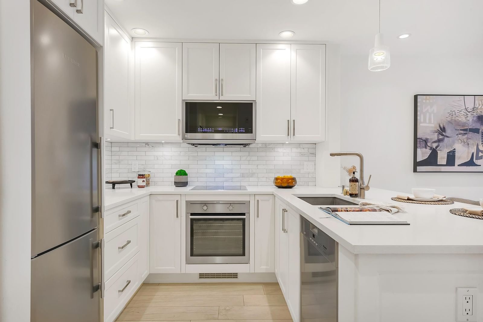 Listing Image 9