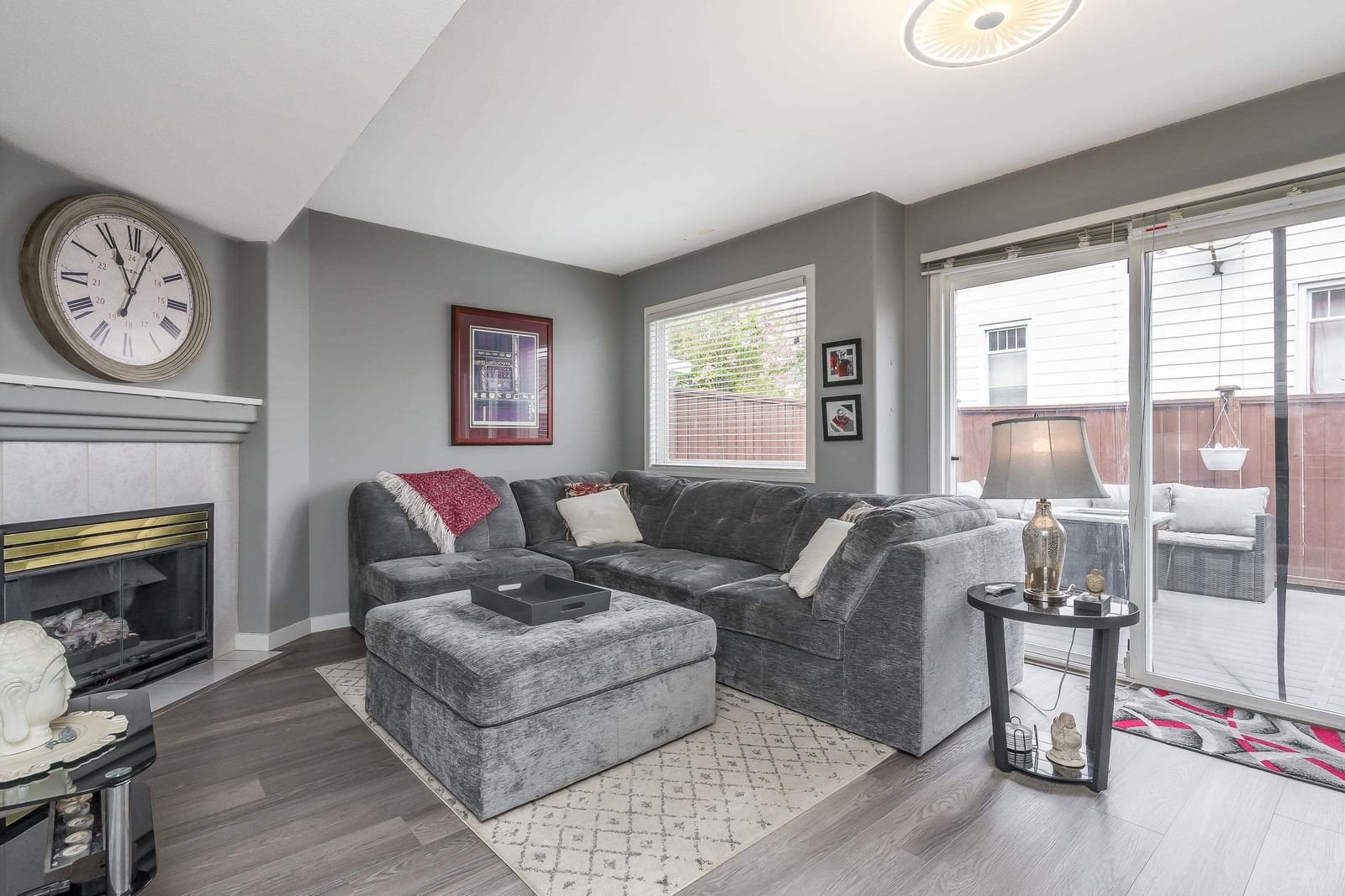 Listing Image 10