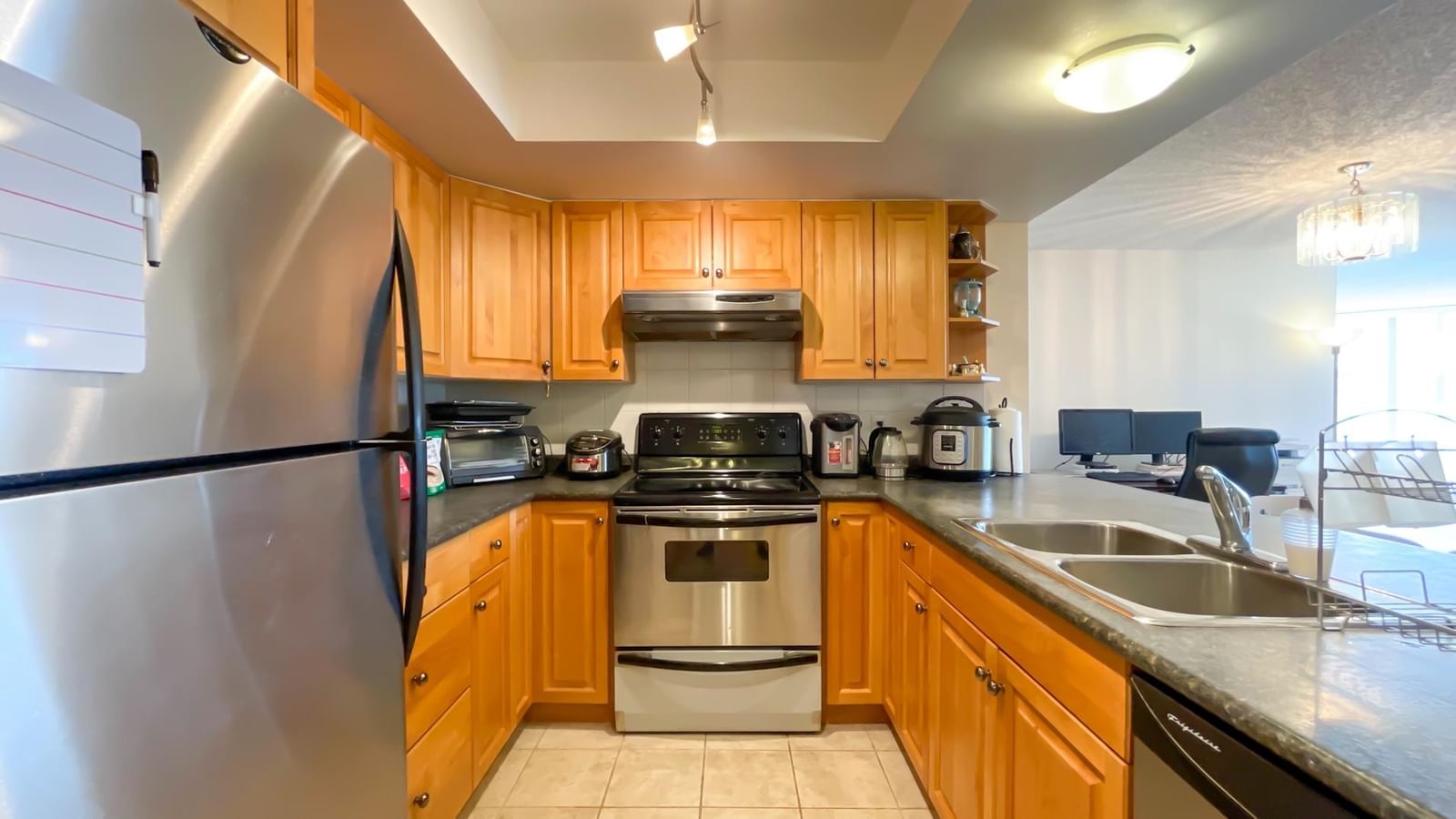 Listing Image 12