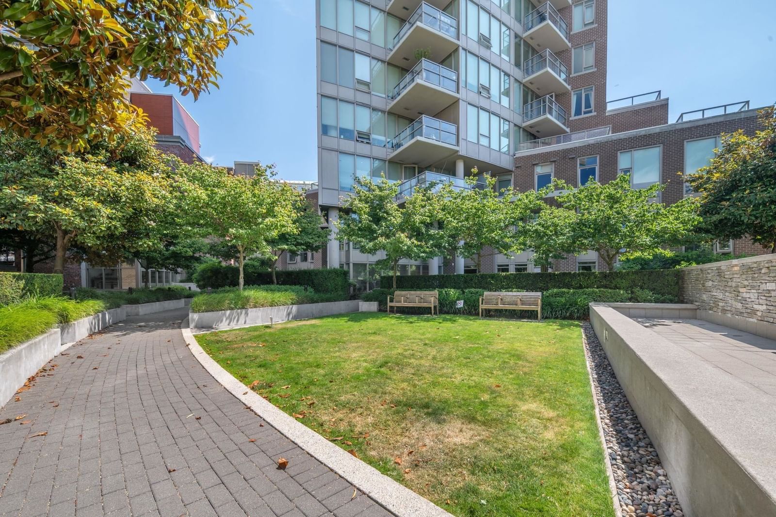 Listing Image 20