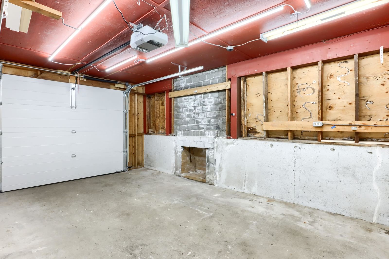 Listing Image 19