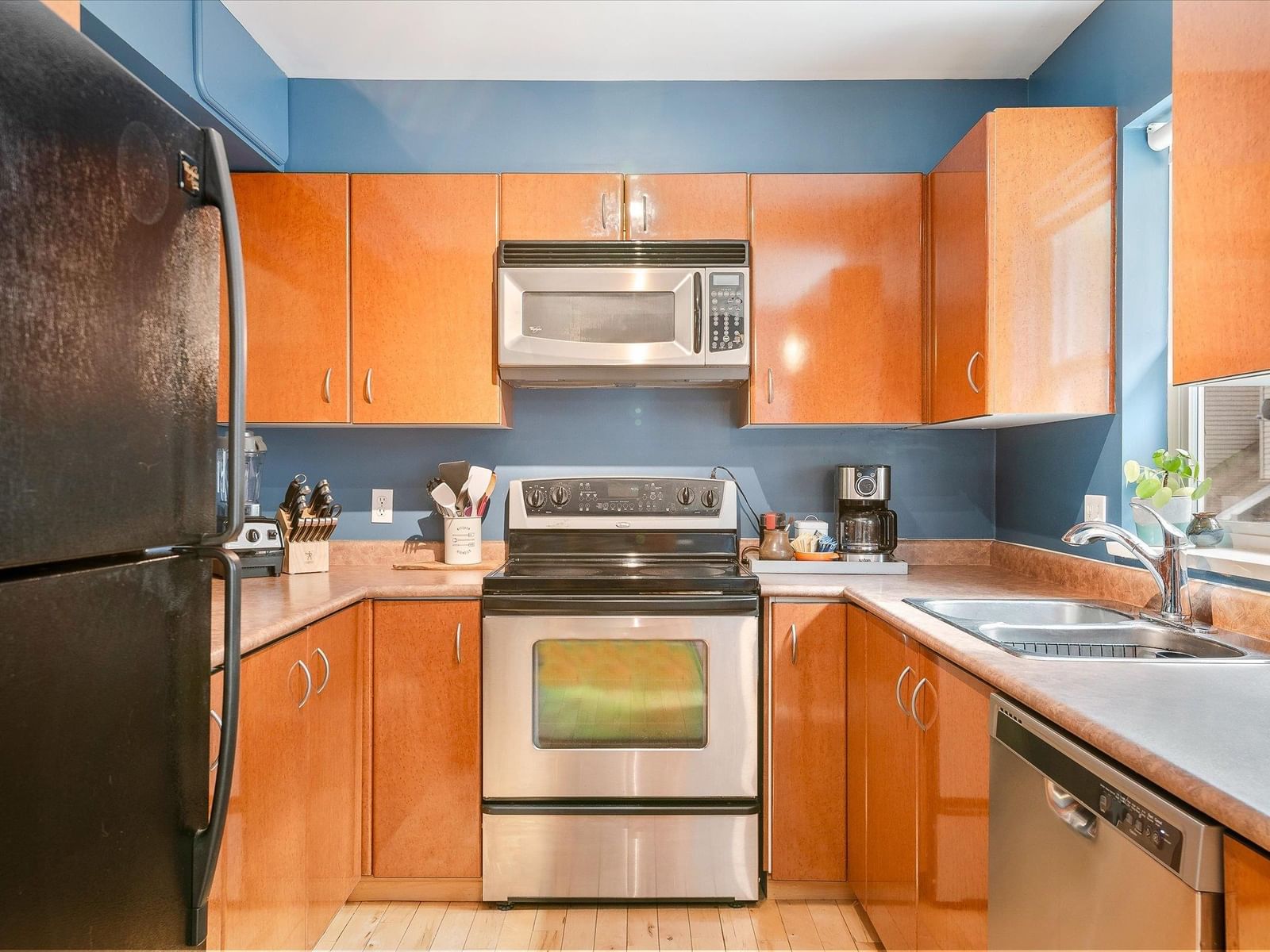 Listing Image 11