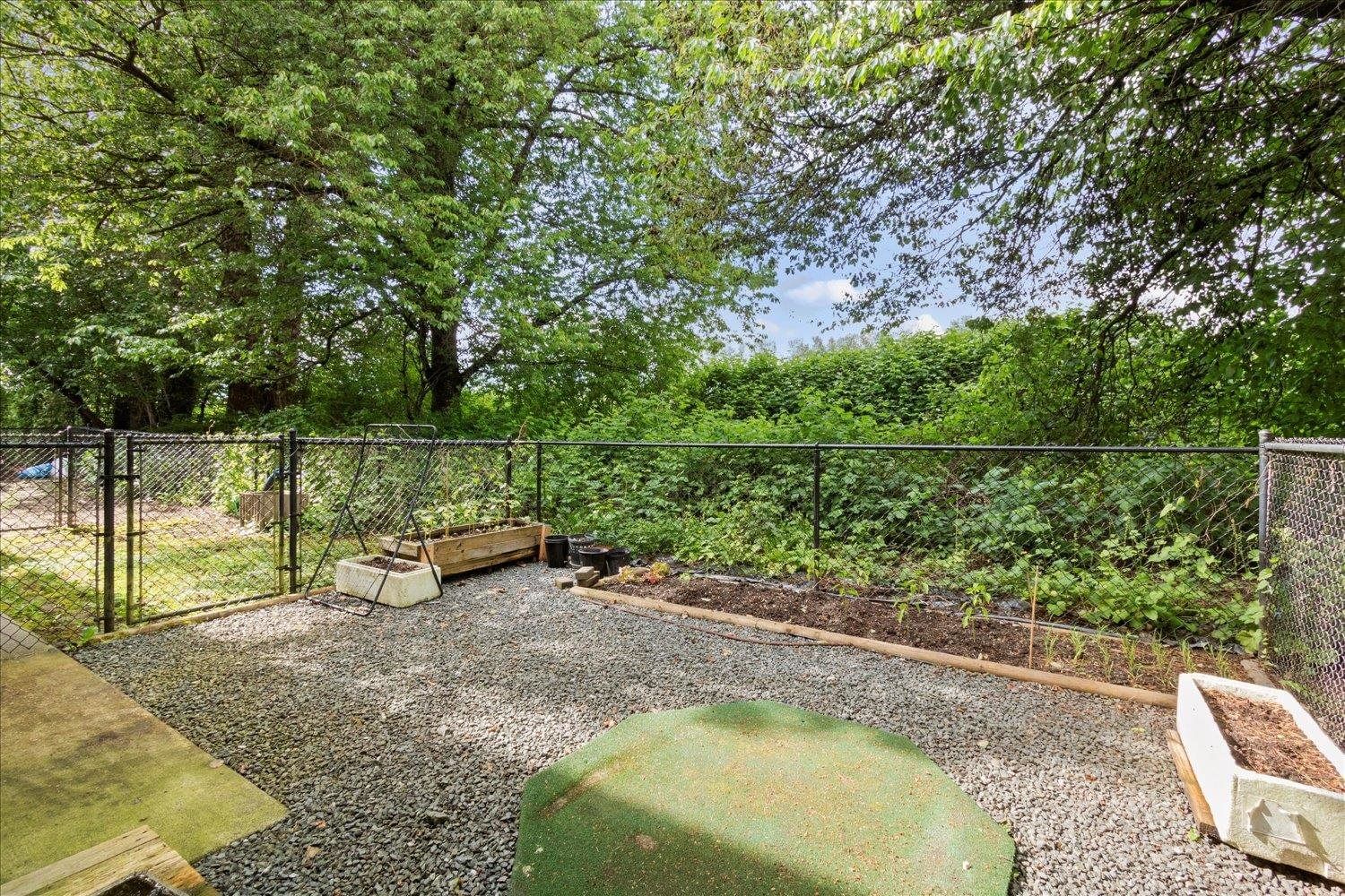 Listing Image 27
