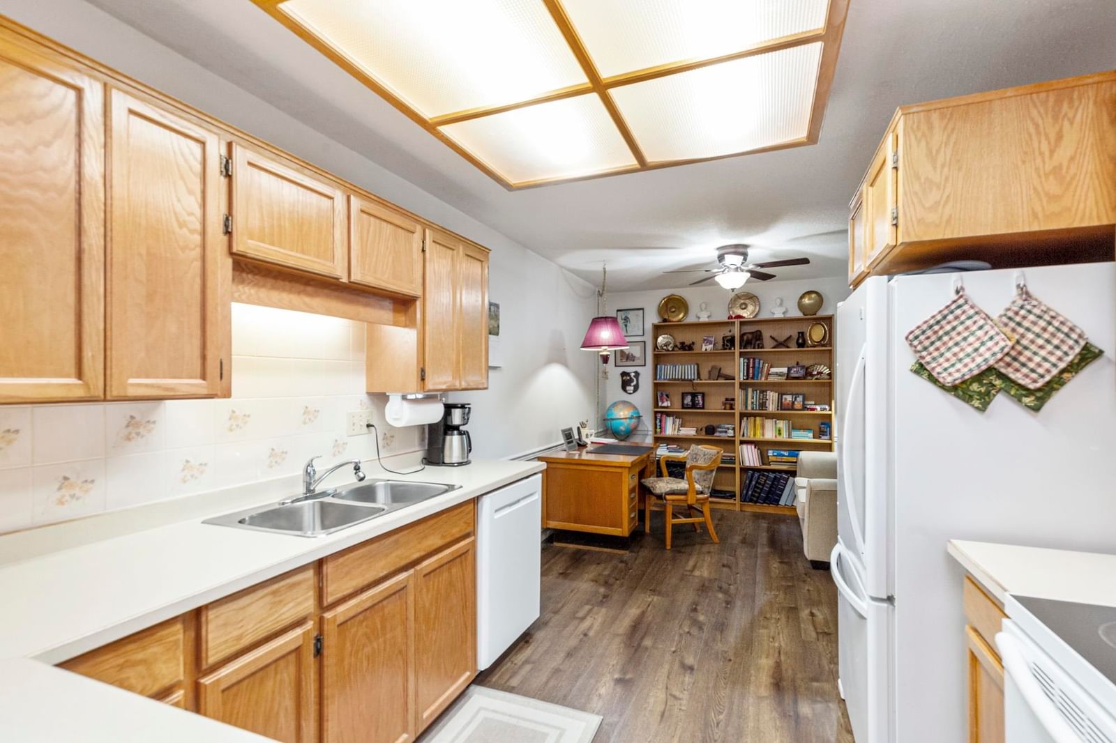 Listing Image 12