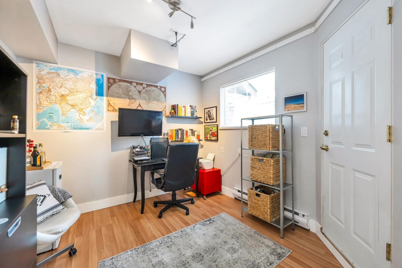 Listing Image 12
